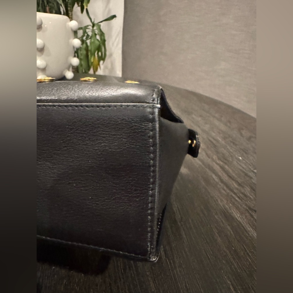 1990s Gianni Versace Couture Medallion Black leather Chain Bag - Picture 6 of 12